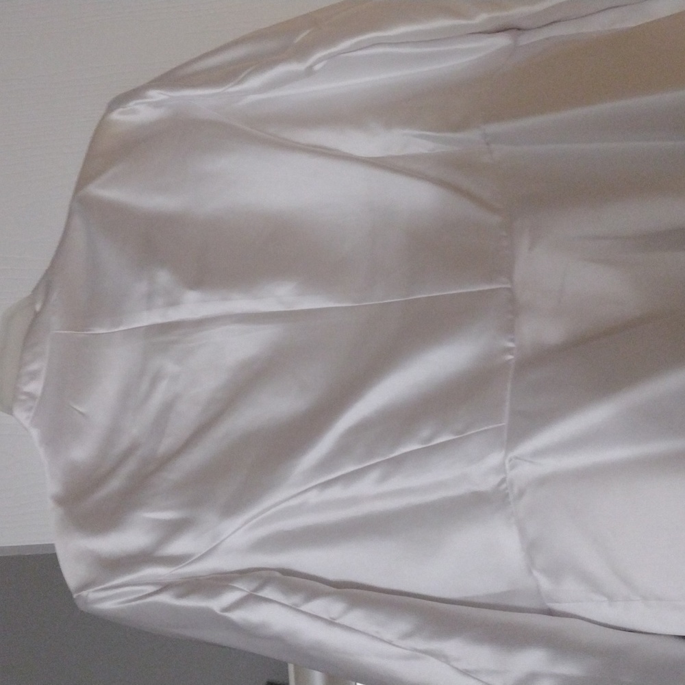 Clothes - Picture 4 of 4